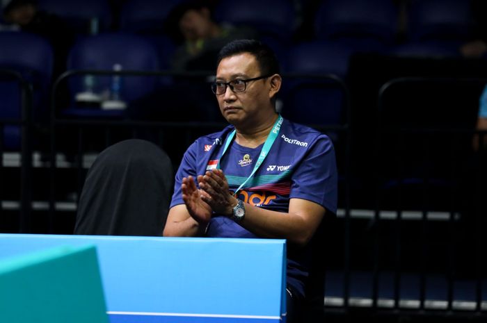 Pelatih tunggal putri Indonesia, Imam Tohari saat mendampingi anak asuhnya pada Malaysia Open 2025