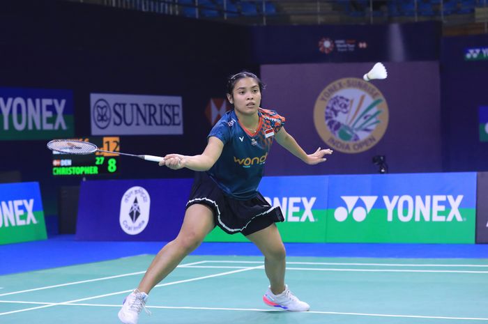 Tunggal putri Indonesia, Gregoria Mariska Tunjung, mencoba melakukan antisipasi saat tampil pada babak pertama India Open 2025 di Delhi, India, 14 Januari 2025.