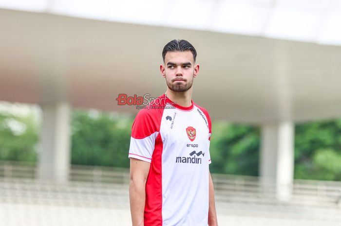 Jens Raven saat hadir dalam latihan timnas U-20 Indonesia di Stadion Madya, Senayan, Jakarta, Rabu (15/1/2025).