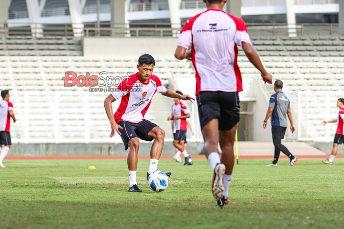 Dony Tri Pamungkas (kiri) mengungkapkan pelajaran berharga dari Shin Tae-yong serta harapan bersama pelatih anyar Timnas Indonesia Patrick Kluivert.