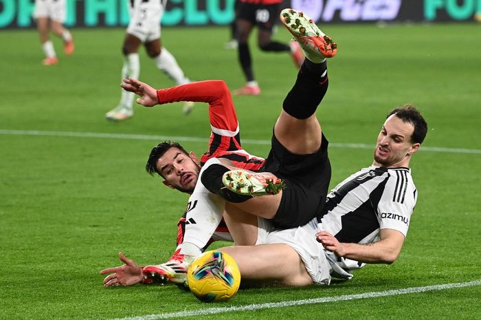 AC Milan dan Juventus dikabarkan akan menjajaki pertukaran pemain di bursa transfer musim panas 2025.
