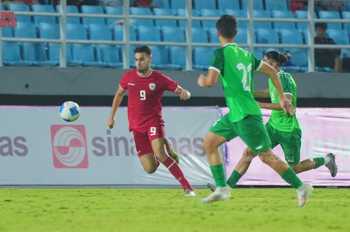 Penyerang timnas U-20 Indonesia, Jens Raven, saat pertandingan melawan Suriah, Senin (17/1/2025).