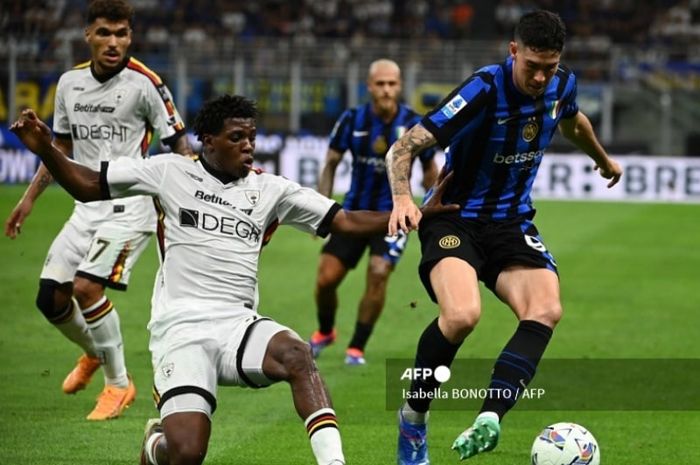 Bek Lecce, Patrick Dorgu, bakal menjadi pemain Manchester United usai ditebus senilai 35 juta euro.