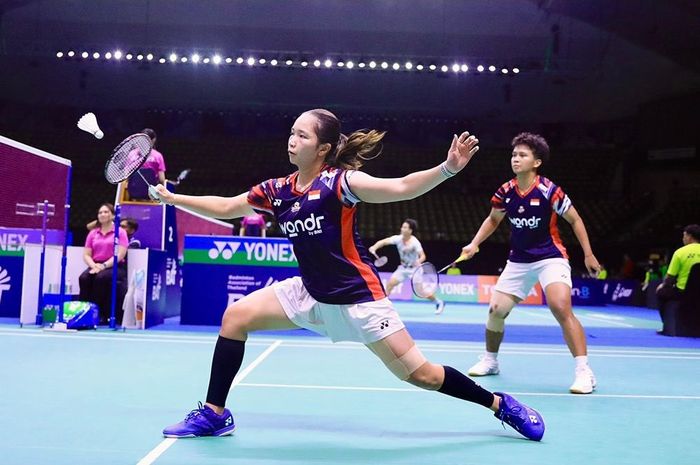 Perang saudara sesama wakil Indonesia mewarnai babak 32 besar Thailand Open 2025 antara Meilysa Trias Puspitasari/Rachel Allessya Rose dan Apriyani Rahayu/Febi Setianingrum.