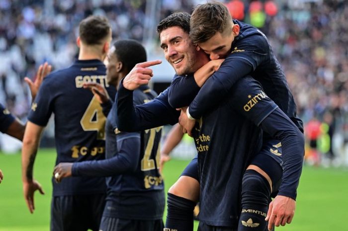 Dusan Vlahovic merayakan golnya ke gawangEmpoli pada lanjutan Liga Italia 2024-2025.
