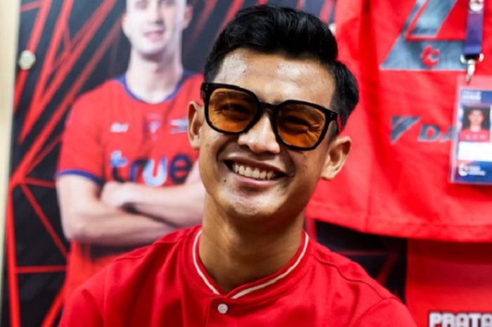 Pratama Arhan kembali starter dan berhasil mencetak assist lewat throw-in saat Bangkok United ditahan imbang Rayong FC di Liga Thailand 2024.