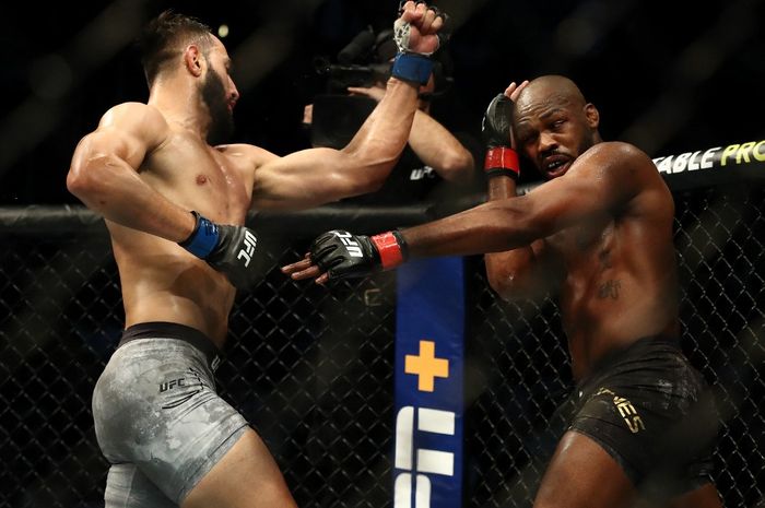 Jon Jones dinilai seharusnya mengalami kekalahan saat menghadapi Dominick Reyes di UFC 247 pada 8 Februari 2020.