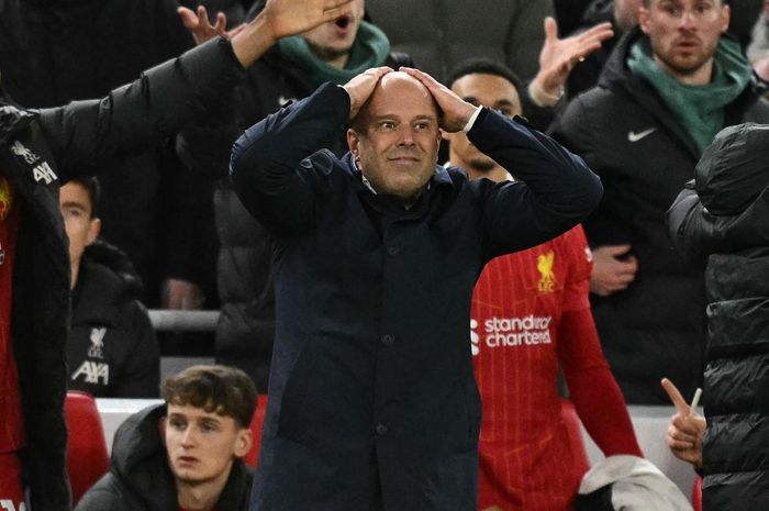 Arne Slot hanya mengalami 6 kekalahan sepanjang musim 2024-2025 tetapi separuhnya berakibat Liverpool gagal meraih trofi.