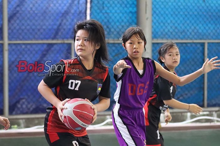 Suasana laga basket dalam turnamen Pekan Olahraga Penabur 2025.