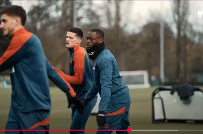 Bek Timnas Indonesia, Justin Hubner, terlihat menjalani latihan bersama tim utama Wolverhampton Wanderers.