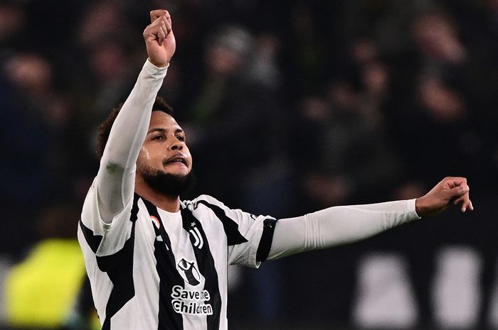 Gelandang Juventus, Weston McKennie, merayakan gol yang dicetaknya dalam laga Liga Champions melawan PSV Eindhoven, Selasa (11/2/2025) di Turin.