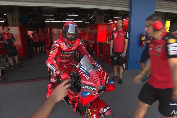 Pembalap Ducati Lenovo, Marc Marquez, pada tes pramusim MotoGP 2025 di Sirkuit Buriram, Thailand, Rabu (12/2/2025).