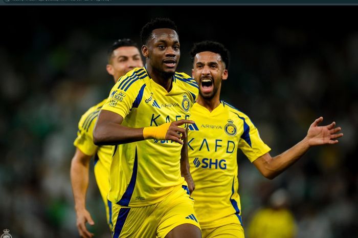 Penyerang baru Al Nassr, Jhon Duran kembali mencetak dua gol saat timnya menang 3-2 atas Al Ahli dalam lanjutan Liga Arab Saudi 2024-2025.