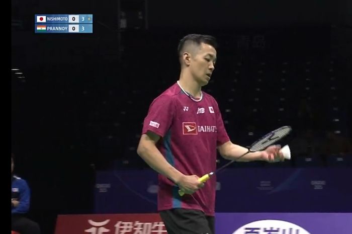 Kenta Nishimoto pastikan kemenangan Jepang atas India di perempat final Kejuaraan Beregu Campuran Asia 2025, di Qingdao Conson Sports Centre, Qingdao, China, Jumat (14/2/2025).