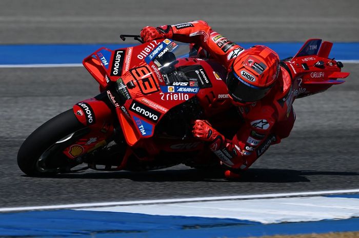 Bak menggila saat tes pramusim MotoGP 2025 di Thailand, aksi Marc Marquez datangkan klaim menarik dari rival Ducati, Aprilia.