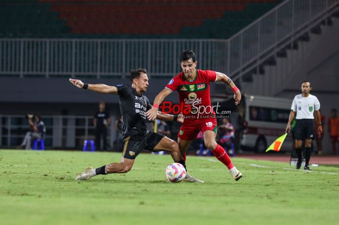 Egy Maulana Vikri (kiri) layak dipanggil Patrick Kluivert ke Timnas Indonesia.