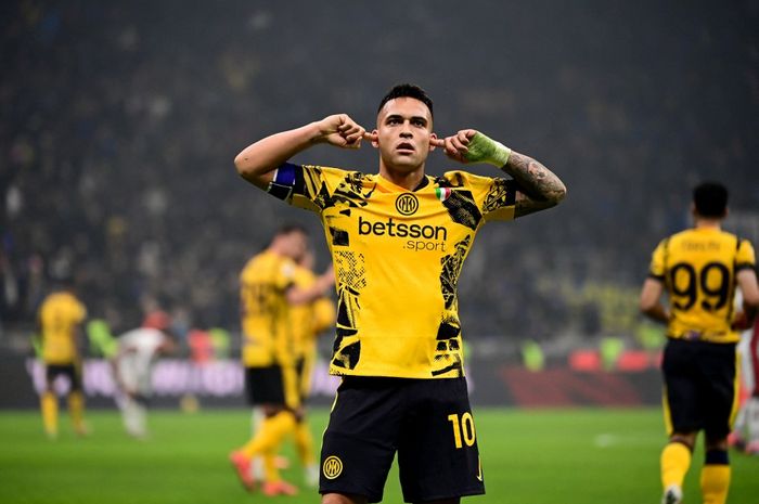 Kapten Inter Milan yang juga kompatriot Lionel Messi, Lautaro Martinez, lolos dari hukuman skors akibat kasus dugaan penistaan agama dan hanya mendapatkan sanksi denda.