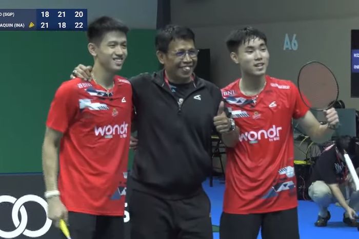 Indonesia hampir melakukan sapu bersih di Singapore International Challenge 2025. Empat gelar diraih dengan salah satunya oleh ganda putra anyar Raymond Indra (kiri) dan Nikolaus Joaquin (kanan).