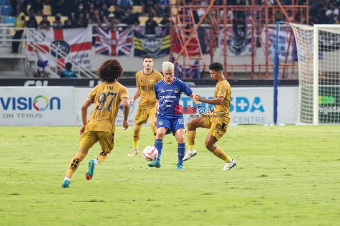 Suasana pertandingan antara PSIM Yogyakarta melawan Bhayangkara FC, Rabu (26/2/2025).