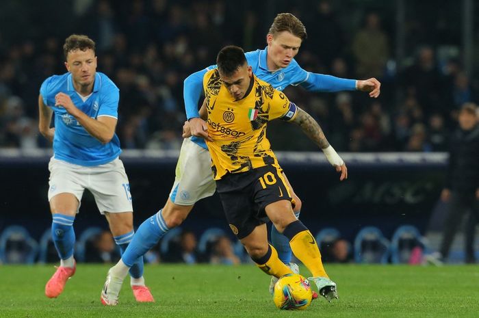 Perebutan gelar scudetto antara Napoli dan Inter Milan bakal sengit hingga giornata pamungkas di musim 2024-2025.