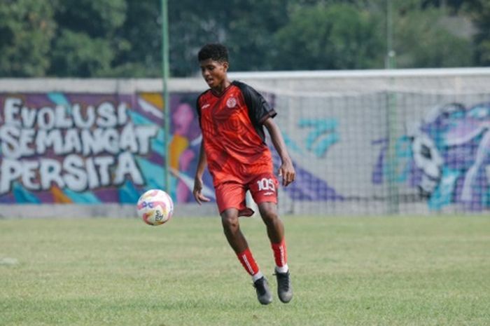 Peres Akwila Tjoe saat menjalani pertandingan EPA Liga 1 bersama Persija Jakarta.