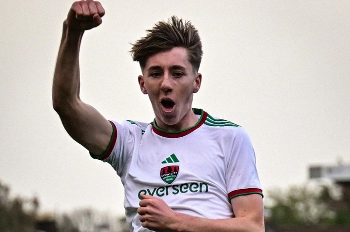 Pemain muda asal Irlandia, Ben Dumigan, terpaksa pensiun di usia 16 tahun karena kondisi medis yang langka.