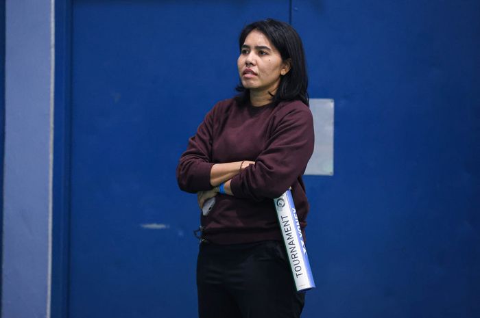 Asisten pelatih ganda putri PBSI, Nitya Krishinda Maheswari,  memabtau Apriyani Rahayu/Siti Fadia Silva Ramadhanti dkk latihan jelang All England Open 2025 di di practice hall Utilita Arena Birmingham, London, Inggris, Minggu (9/3/2025).