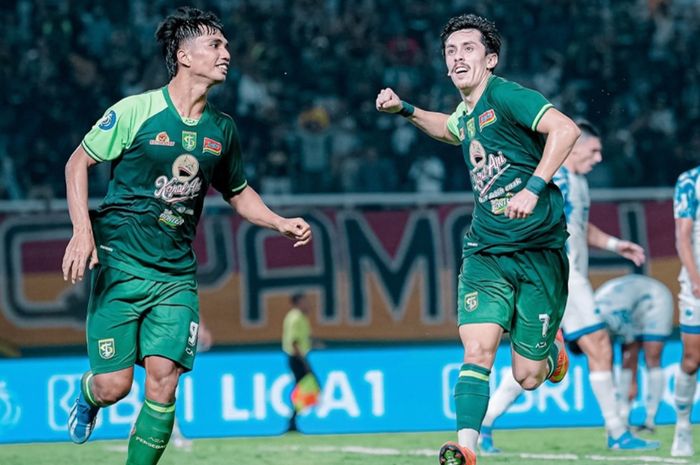 Persebaya Surabaya mengukuhkan status anti degradasi usai kemenangan Madura United atas PSIS Semarang pada laga tunda pekan ke-26 Liga 1 2024/2025.
