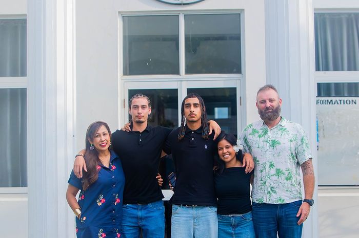 Federasi Sepak Bola Timor Leste (FFTL) memperkenalkan dua pemain keturunan lagi, Jackson Pereira (20 tahun) dan Nicholas Pereira (17 tahun),  kali ini diantar langsung oleh orang tuanya.