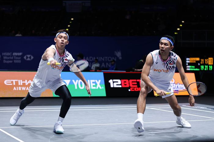 Pasangan ganda putra Indonesia, Fajar Alfian/Muhammad Rian Ardianto, melaju ke babak perempat final Kejuaraan Asia 2025