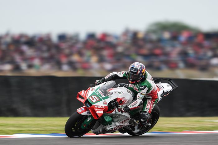 Pembalap LCR Honda, Johann Zarco pada Sprint MotoGP Argentina di Sirkuit Termas de Rio Hondo, Santiago, Argentina, 15 Maret 2025.
