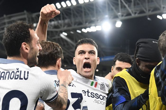 Lautaro Martinez dkk merayakan gol Inter Milan ke gawang Atalanta dalam laga pekan ke-29 Liga Italia di Stadion Gewiss, Bergamo (16/3/2025).