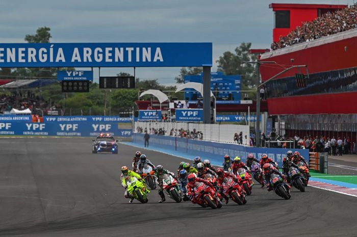 Suasana start balapan MotoGP Argentina 2025