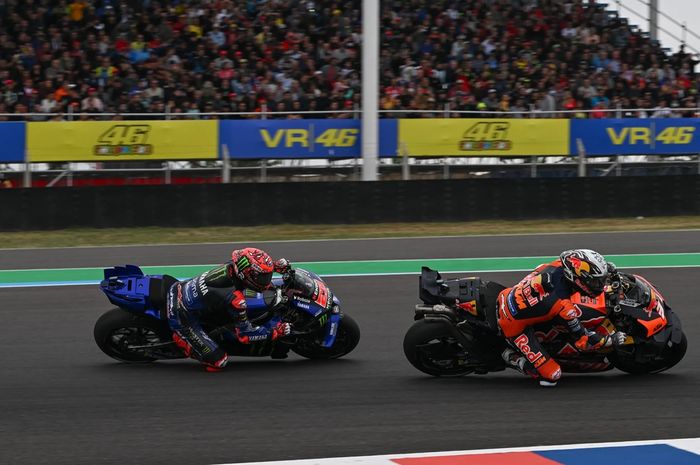 Isyarat kapok berekspektasi muncul dari pembalap Monster Energy Yamaha, Fabio Quartararo (kiri) usai MotoGP Argentina 2025