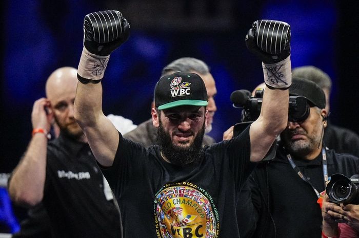 Petinju Artur Beterbiev pernah didamprat pelatihnya sendiri sebelum menang KO pada 20 Maret 2021.