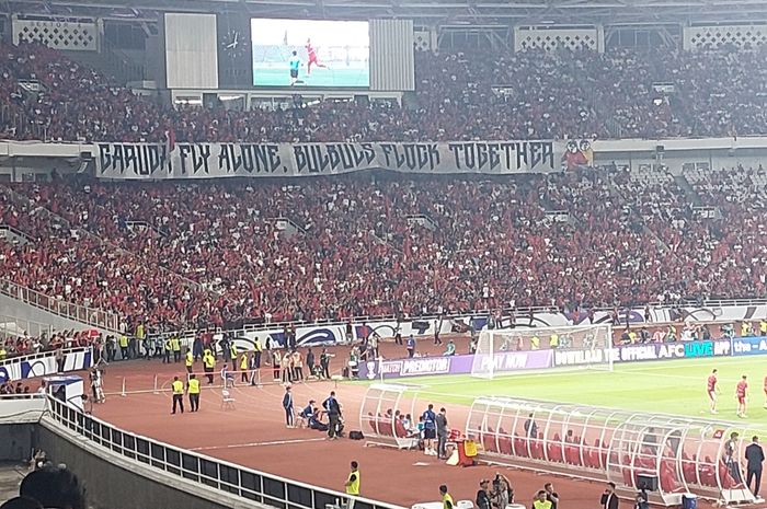 Koreo LA Grande Indonesia sindirian buat Bahrain dalam laga lanjutan Timnas Indonesia di Stadion Utama Gelora Bung Karno (SUGBK), Senayan, Jakarta, Selasa (25/3/2025) pukul 20.45 WIB