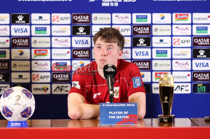 Penyerang Timnas Indonesia, Ole Romeny, mengutarakan kesannya menang di SUGBK melawan Bahrain.