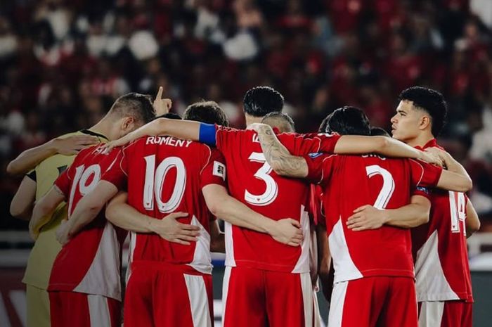 Timnas Indonesia lolos ke putaran empat Kualifikasi Piala Dunia 2026 Zona Asia usai Arab Saudi mempermalukan tuan rumah Bahrain.