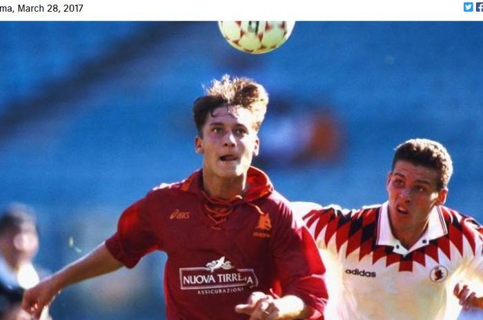 Legenda AS Roma, Francesco Totti, melakukan debutnya untuk klub tersebut pada 28 Maret 1993.
