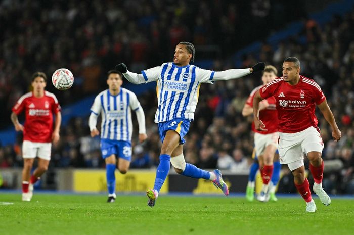 Brighton & Hove Albion harus tersingkir dari Piala FA menyusul kekalahan dari Nottingham Forest lewat adu penalti yang berkesudahan 3-4.