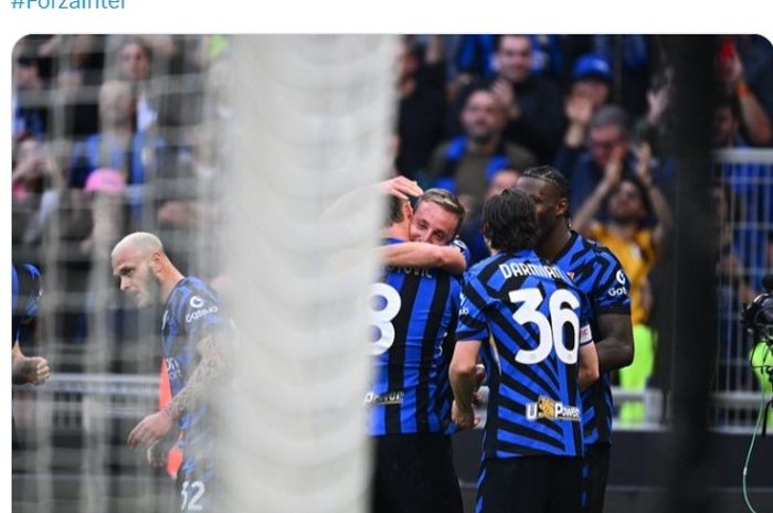 Federico Dimarco merayakan kemenangan Inter Milan atas Udinese pada lanjutan Liga Italia 2024-2025.