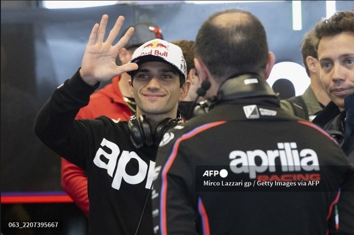 Performa murid Valentino Rossi yang sukses mengekor Marc Marquez di MotoGP Belanda 2025 menjadi alasan kuat Aprilia ngotot mempertahankan Jorge Martin.
