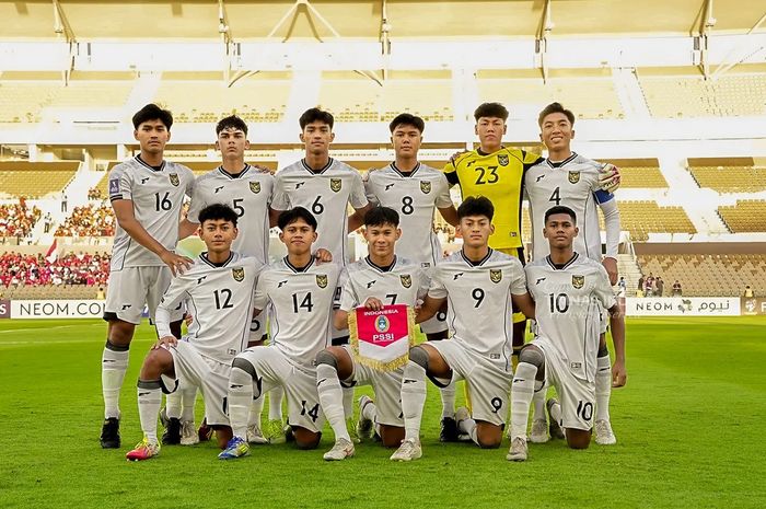 Skuad timnas U-17 Indonesia saat melawan timnas U-17 Korea Selatan, Jumat (4/4/2025).