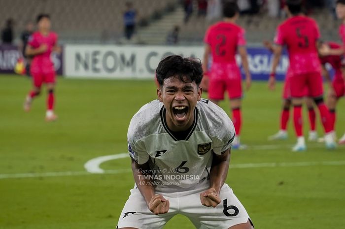 Selebrasi Evandra Florasta saat laga antara timnas U-17 Indonesia melawan timnas U-17 Korea Selatan, Jumat (4/4/2025).