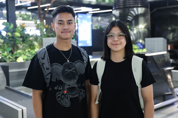 Pasangan ganda campuran Indonesia, Jafar Hidayatullah/Felisha Alberta Nathaniel Pasaribu, jelang keberangkatan ke Kejuaraan Asia 2025 di Bandara Soekarno Hatta, Cengkareng, Tangerang, Sabtu (5/4/2025).