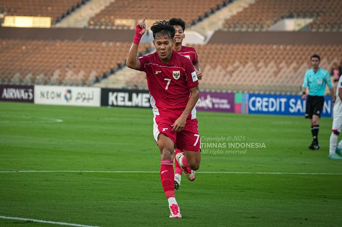 Carlos Pena singgung soal masa depan Zahaby Gholy dan lima pemain Persija lainnya yang berhasil bawa Timnas U-17 Indonesia lolos ke Piala Dunia U-17 2025.
