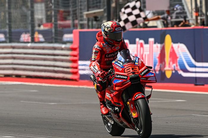 Pembalap Lenovo Ducati, Marc Marquez, mulai diintai pabrikan KTM meski mendominasi sesi tes resmi MotoGP Aragon 2025.