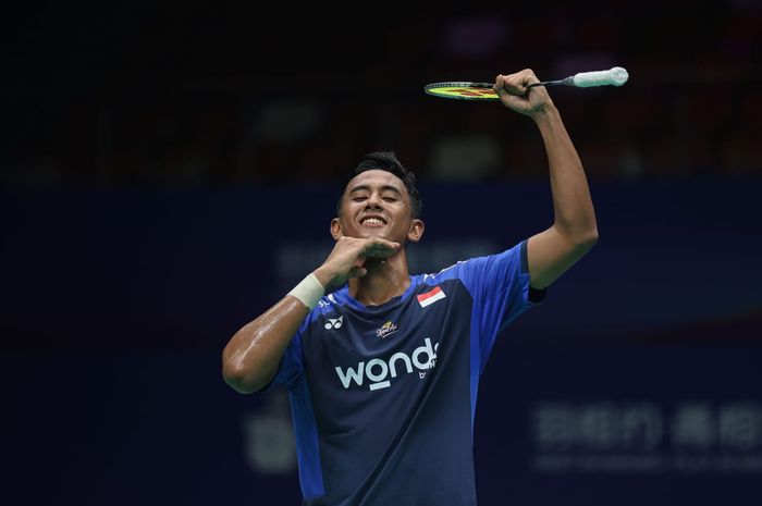 Alwi Farhan berhasil memenangi babak pertama Thailand Open 2025 setelah mengalahkan Priyanshu Rajawat dari India.