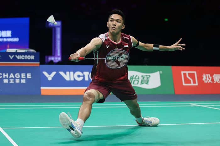 Tunggal putra Indonesia, Jonatan Christie, saat tampil pada laga perempat final Kejuaraan Asia 2025 di Ningbo, China, 11 April 2025.