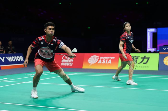 Pasangan ganda campuran Indonesia, Jafar Hidayatullah/Felisha Alberta Nathaniel Pasaribu, pada semifinal Kejuaraan Asia 2025 di Ningbo Olympic Sports Centre Gymnasium, Ningbo, China, Sabtu (12/4/2025).
